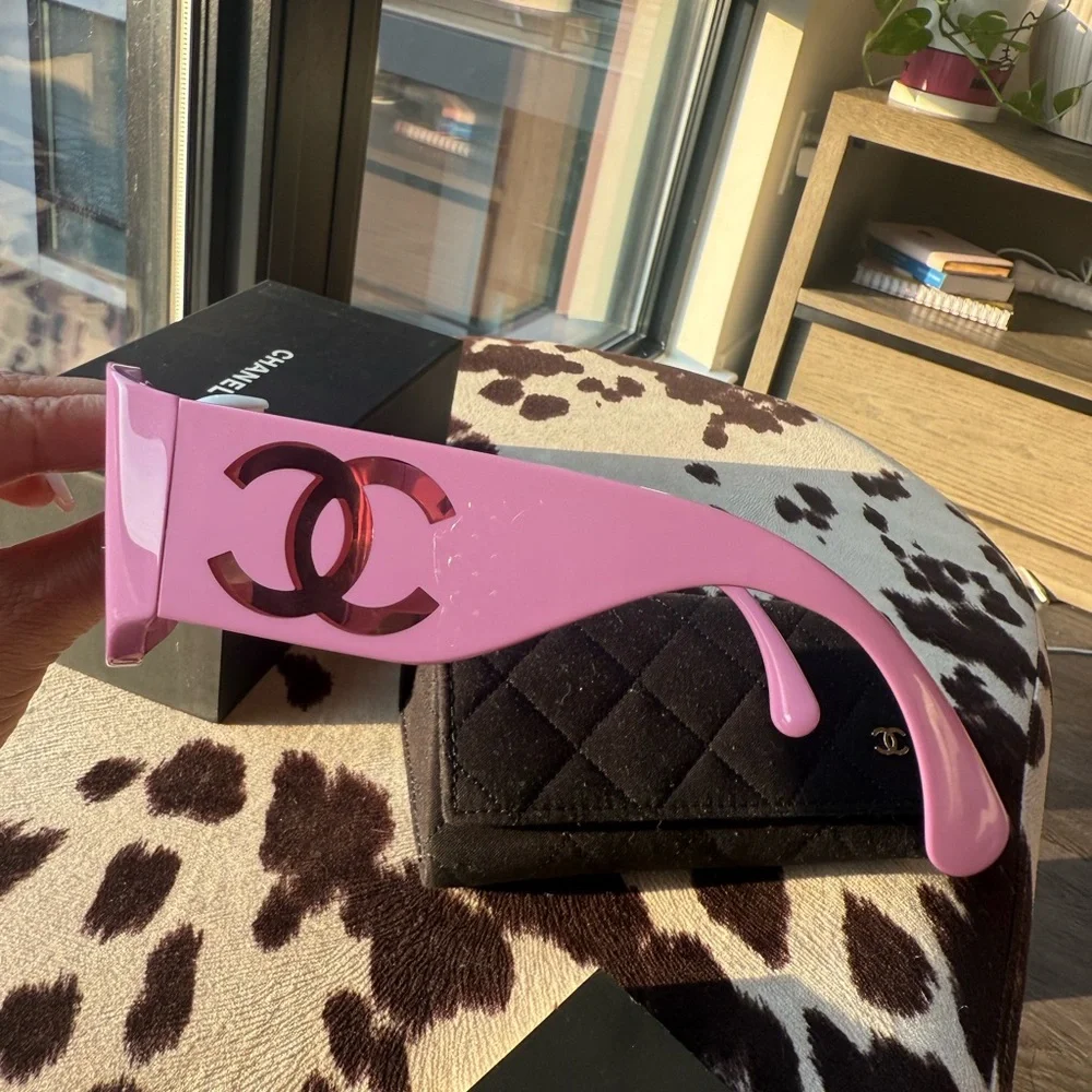 CHANEL Pink Rectangular Sunglasses with CC Cutout Temples - Picture 7 of 13